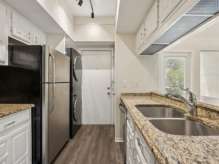 3105 San Jacinto St #220 — Photo 7