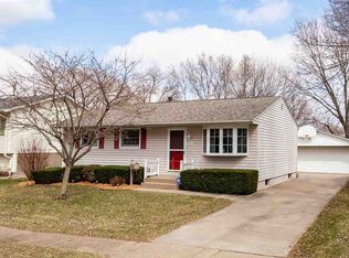 3027 N Lincoln Ave, Davenport, IA 52804