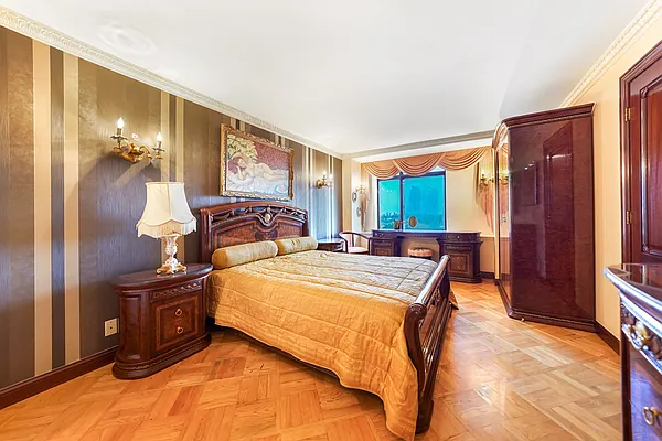 Sold by Daniel Saat, LREB | media 34