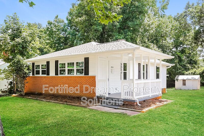 1st image of 2513 Timber Ln
