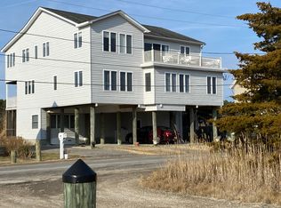 2048 Harbor Dr #3, Greenbackville, VA 23356