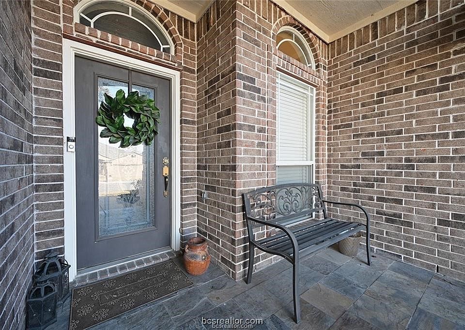 1st image of 310 Woodland Springs Dr