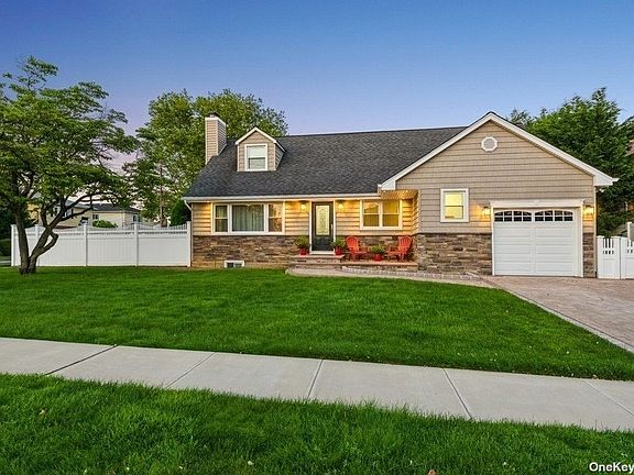 4th image of 56 Arden Blvd