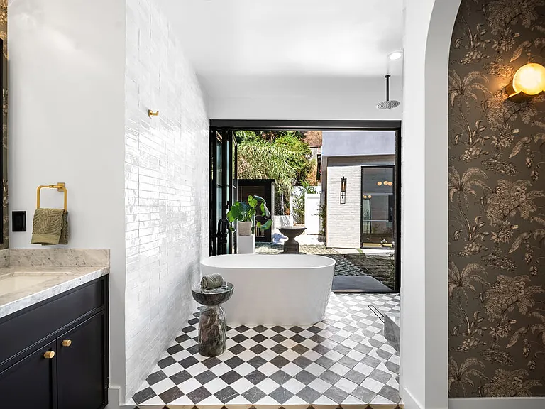 1914 Laurel Canyon Blvd — Photo 36