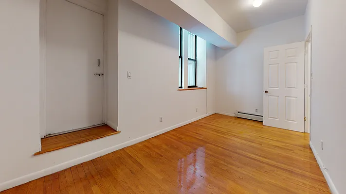 Rented by Bond New York | media 44