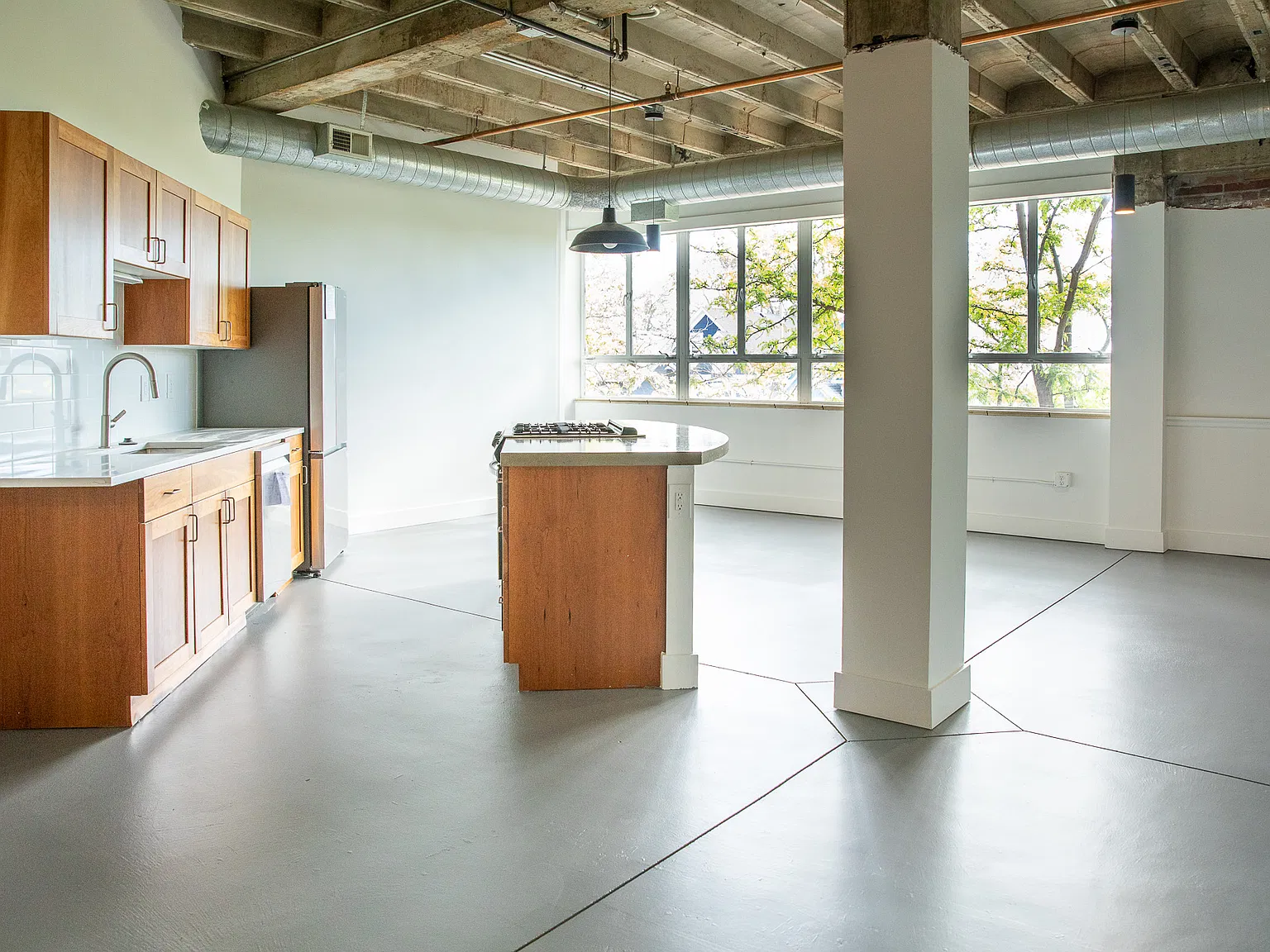 Studio, 787 sqft, $1,900 — Photo 2