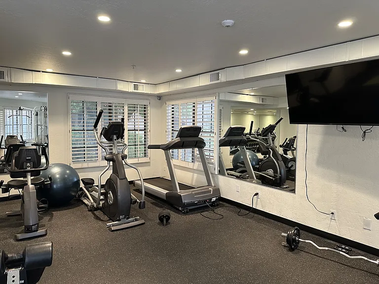 work out room in club house