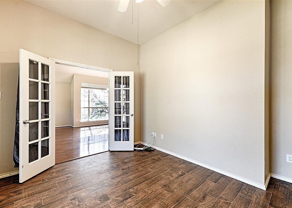 1st image of 3200 Edgebrook Ct