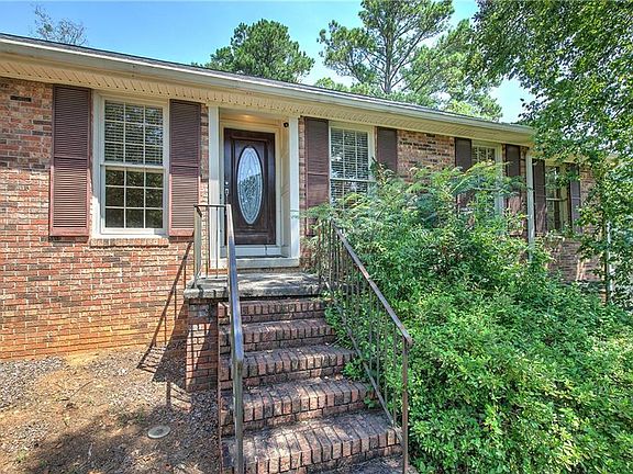 5th image of 7 Valley Brook Dr SE