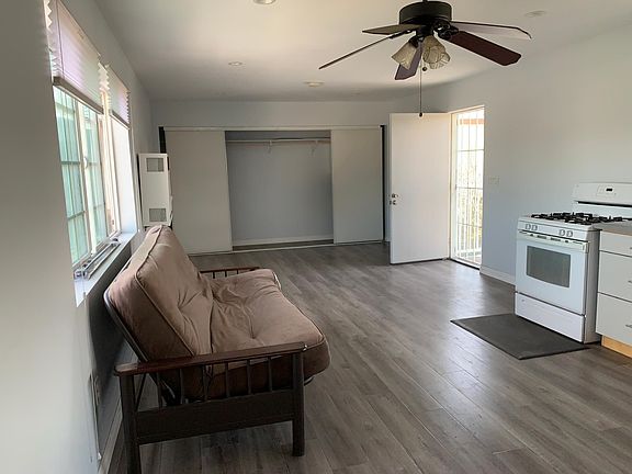 4th image of 3206 W 59th Pl