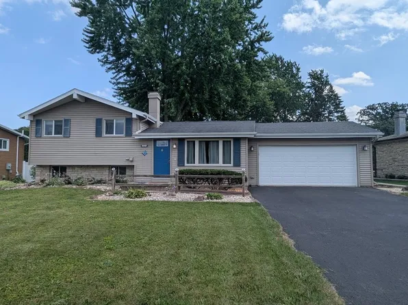 1640 S Westhaven Dr, Oshkosh, WI 54904