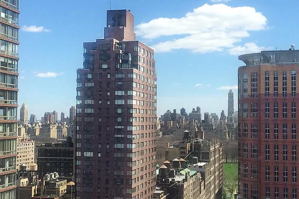 Rented by Douglas Elliman | media 19