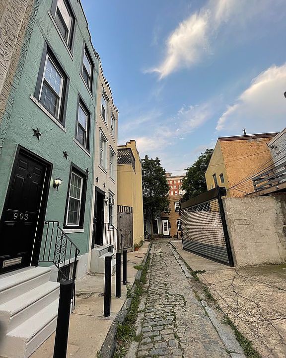 2nd image of 903 Manning St