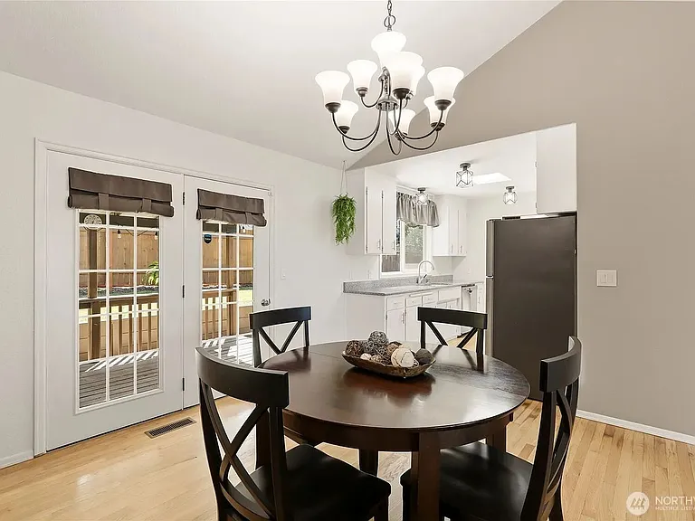 2424 W 12th St — Photo 6