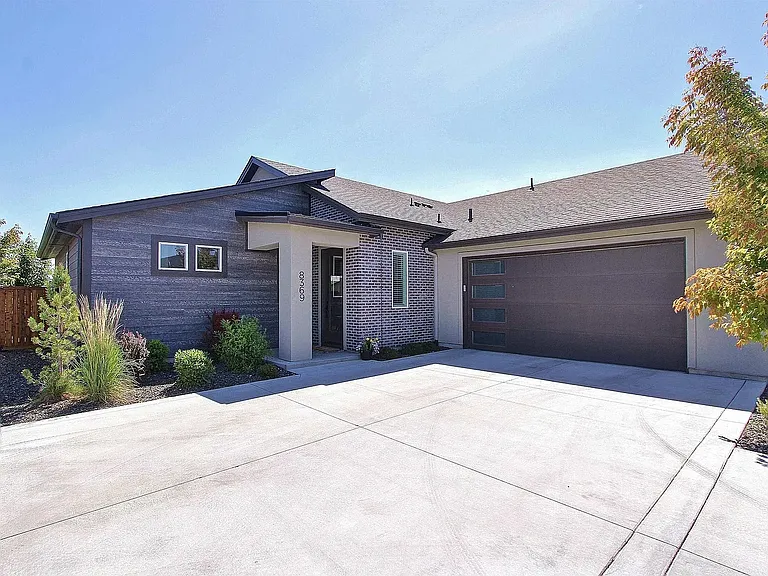 8369 W Meltwater Ln — Photo 32