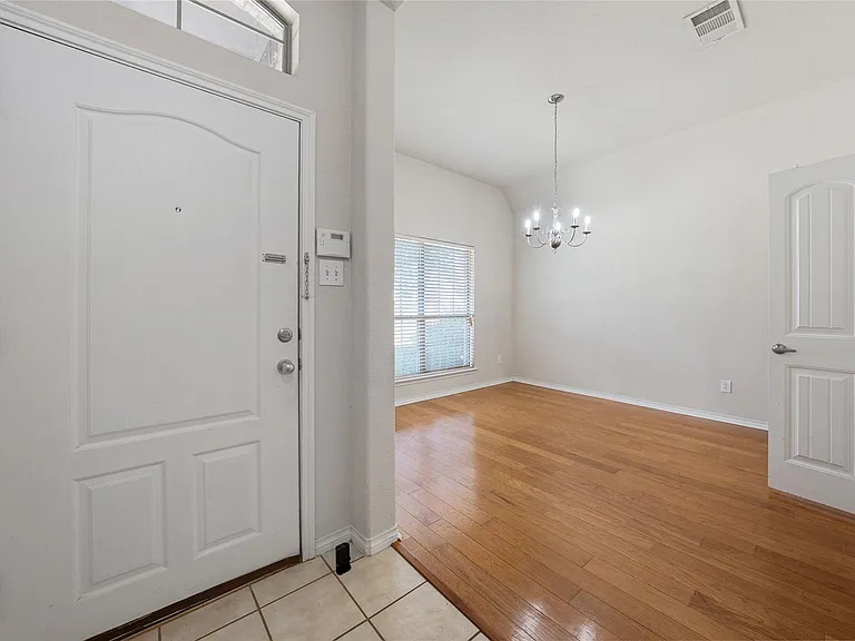 1411 Snowberry Dr — Photo 2