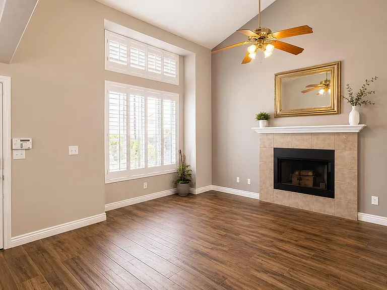 836 Sunset Park Dr — Photo 2