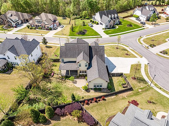 3rd image of 403 Tugaloo Court