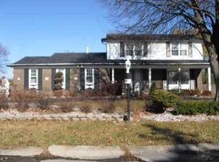 6255 Wynford Dr, West Bloomfield, MI