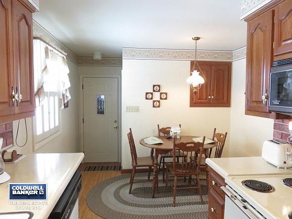4th image of 2044 Jamesford Ave