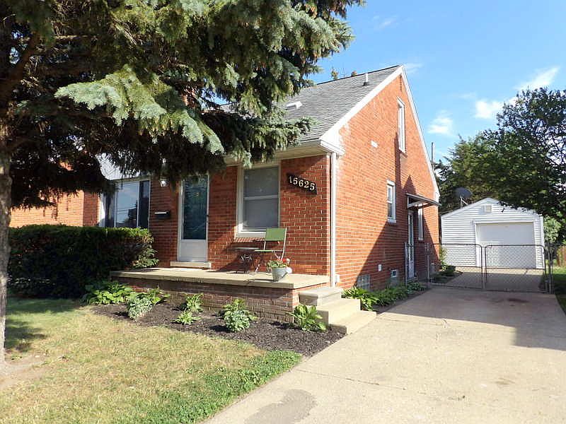 1st image of 15625 Moore Ave
