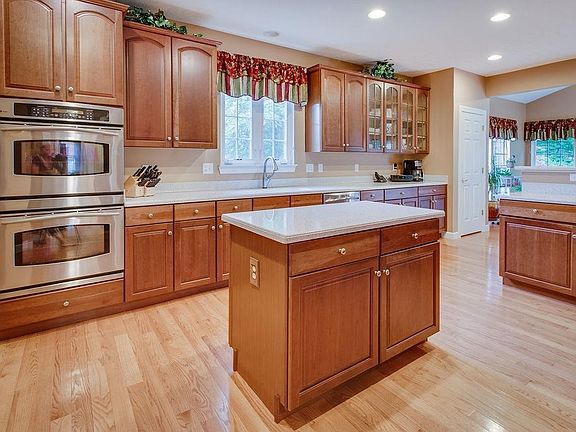 4th image of 7168 Airy View Dr