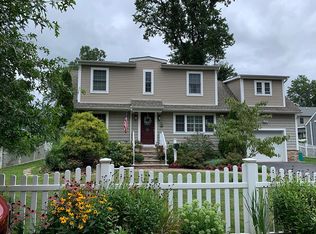 28 Banta Ave, Pompton Plains, NJ 07444