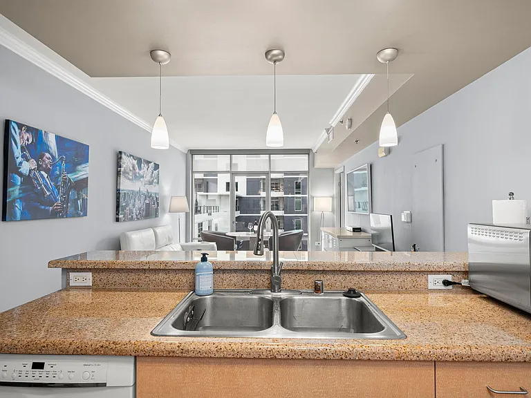425 W Beech St #854 — Photo 7