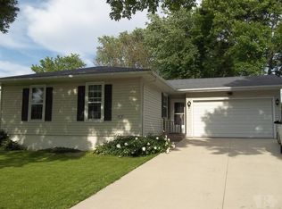 1304 Greenfield Dr, Marshalltown, IA 50158