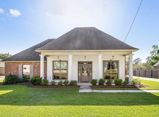 17639 Simpson Rd, Prairieville, LA 70769