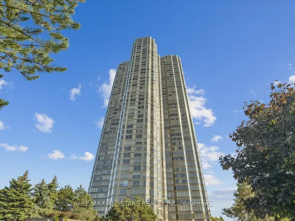 1 Palace Pier Ct #Penthouse 4507, Toronto, ON M8V 3W9