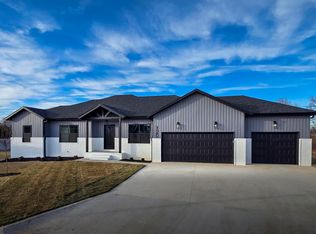 120 E Acacia Circle, Clever, MO 65631