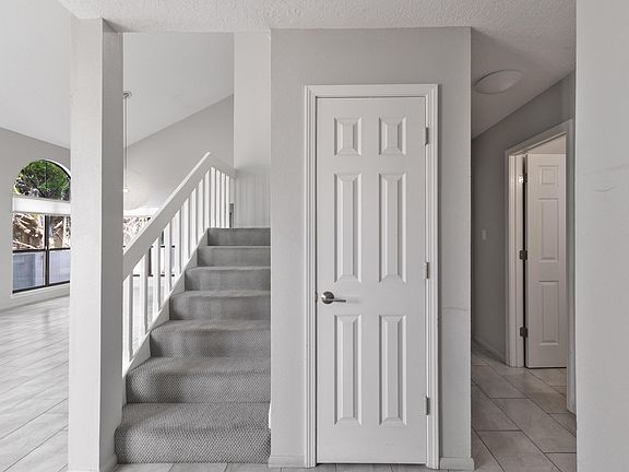 5th image of 11109 Malaguena Ln NE