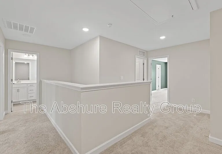 35 Village Edge Dr — Photo 24
