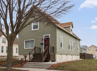2222 N 25th St, Milwaukee, WI 53205