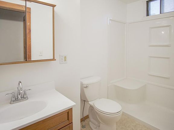 3rd image of 2209 S Royce St