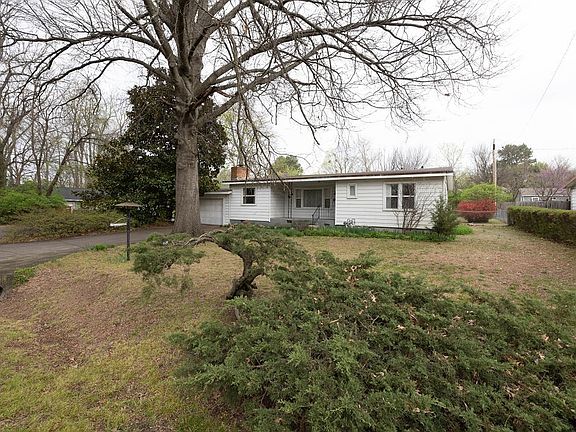 3rd image of 1246 S Maxwell Dr