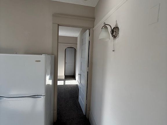 5th image of 418 Waukazoo Ave APT 4