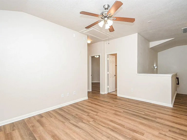 13111 Rippling Creek Ln — Photo 45