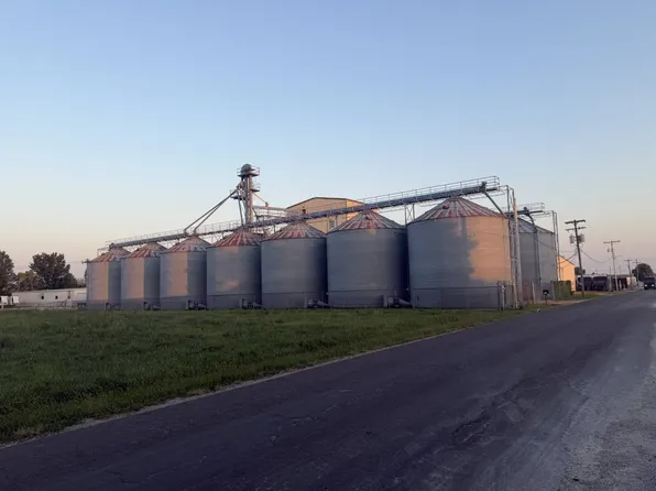 720 Harvester Rd, Chillicothe, MO 64601