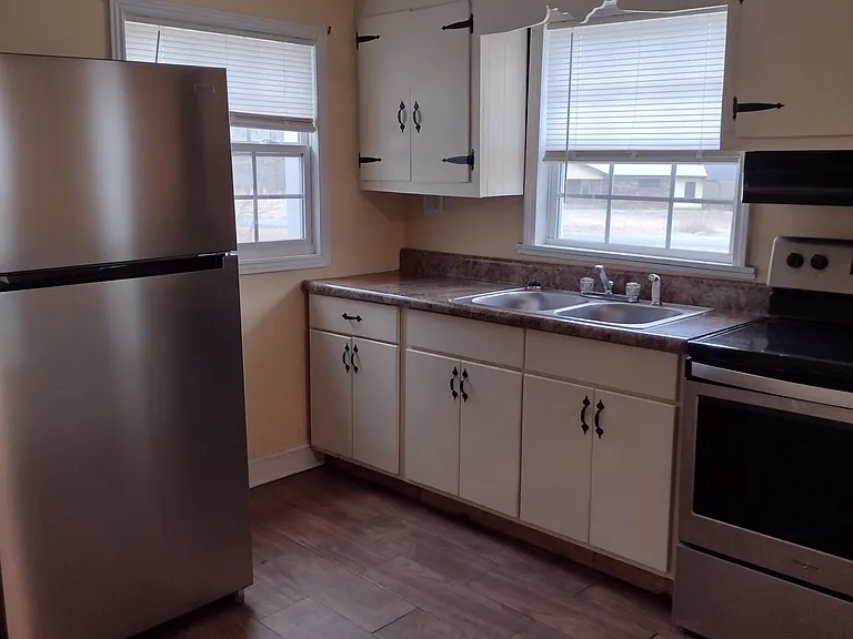 1113 New Rosedale Rd NE — Photo 2