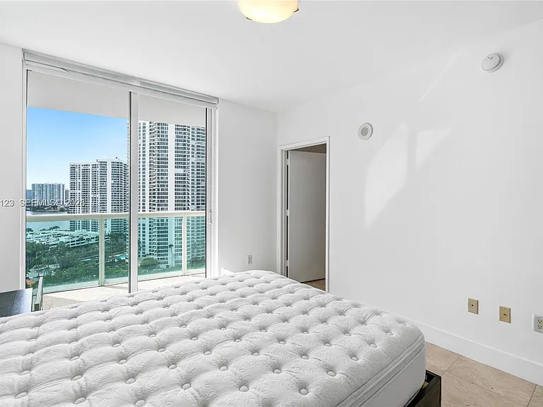 19400 Turnberry Way #1731 — Photo 15