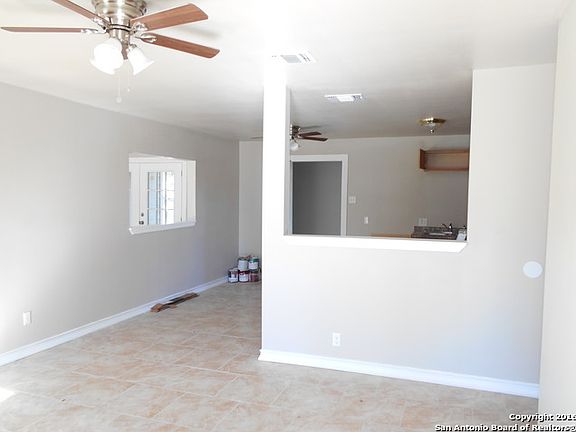 4th image of 131 Carousel Dr
