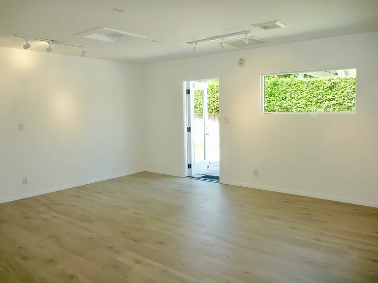 845 Flower Ave — Photo 50