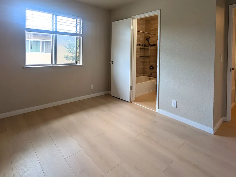 2nd primary bedroom