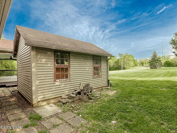 4th image of 434 Colt Run Rd