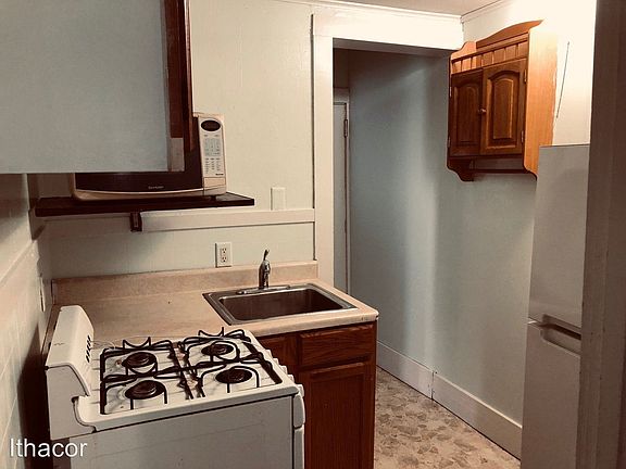 3rd image of 74 Lincoln Ave #2