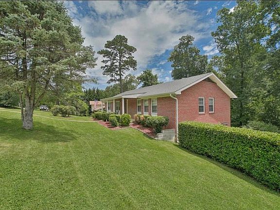 2nd image of 4826 Hillsdale Cir