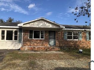 1623 Grandview Dr, Fayetteville, NC 28314