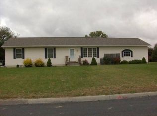 1404 Robin Rd, Waterloo, IA 50701